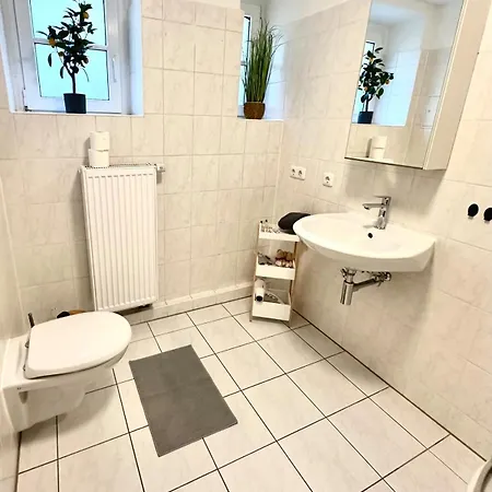 Gemuetliche Altbauwohnung Nahe Des Bahnhofs Halle Halle (Saale)