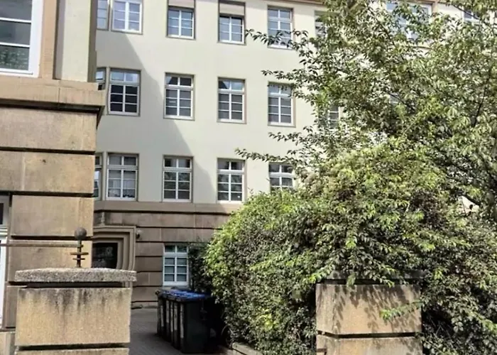 Gemuetliche Altbauwohnung Nahe Des Bahnhofs Halle